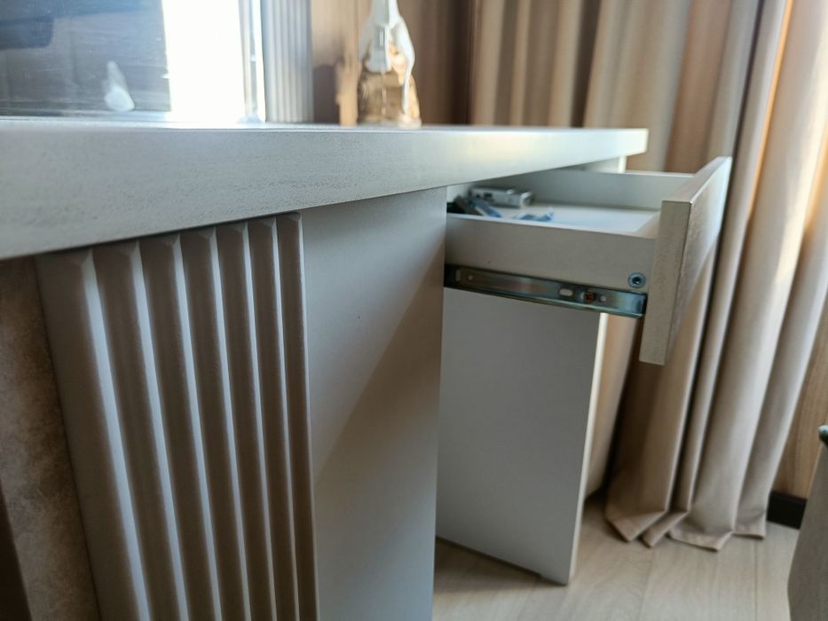 Продам спальный гарнитур. Полный комплект