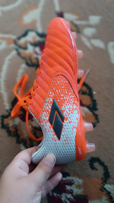 Butsi sotiladi oladiganlar tel qisin!!!