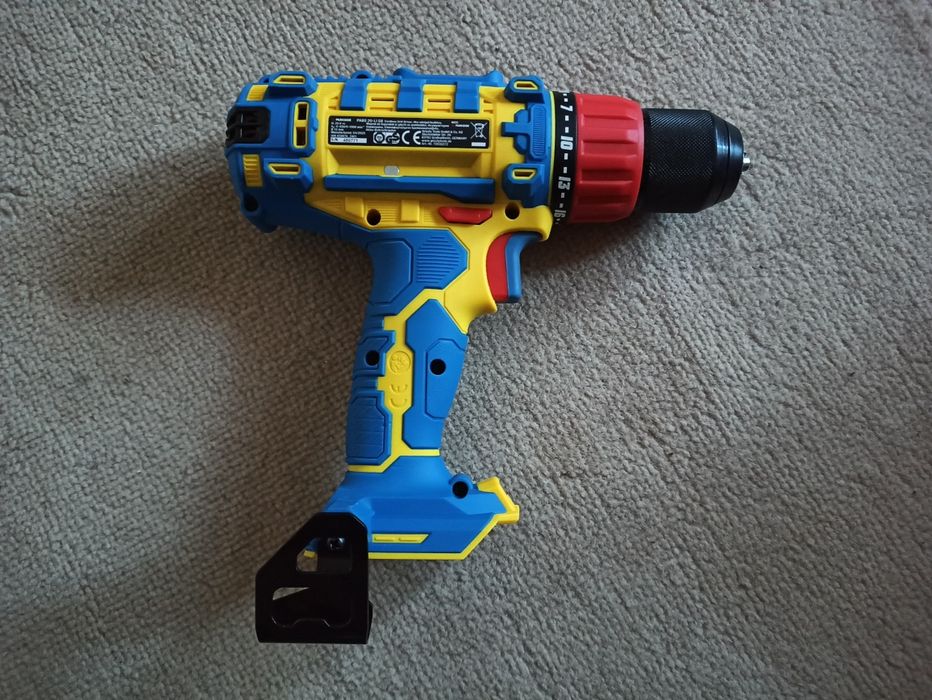 Продавам чисто нов акумулаторен винтоверт Parkside PABS 20-Li G8.