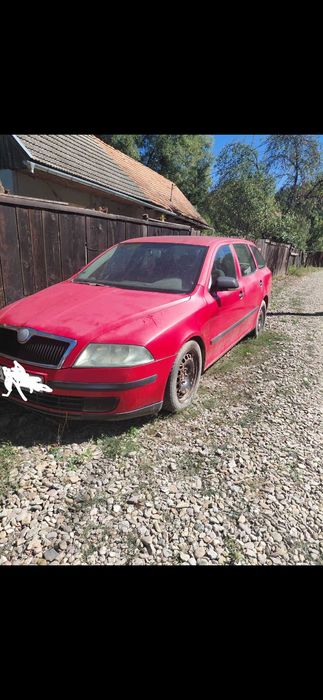 Vând SKODA OCTAVIA 2 1.9 pentru dezmembrari