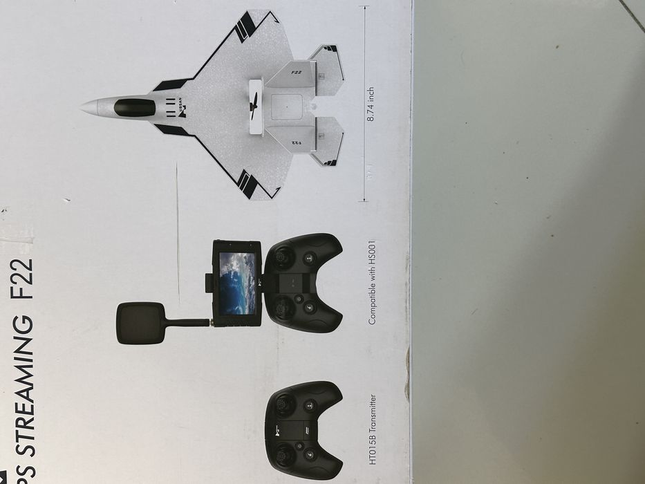 Avion cu GPS si radio comanda cu LCD