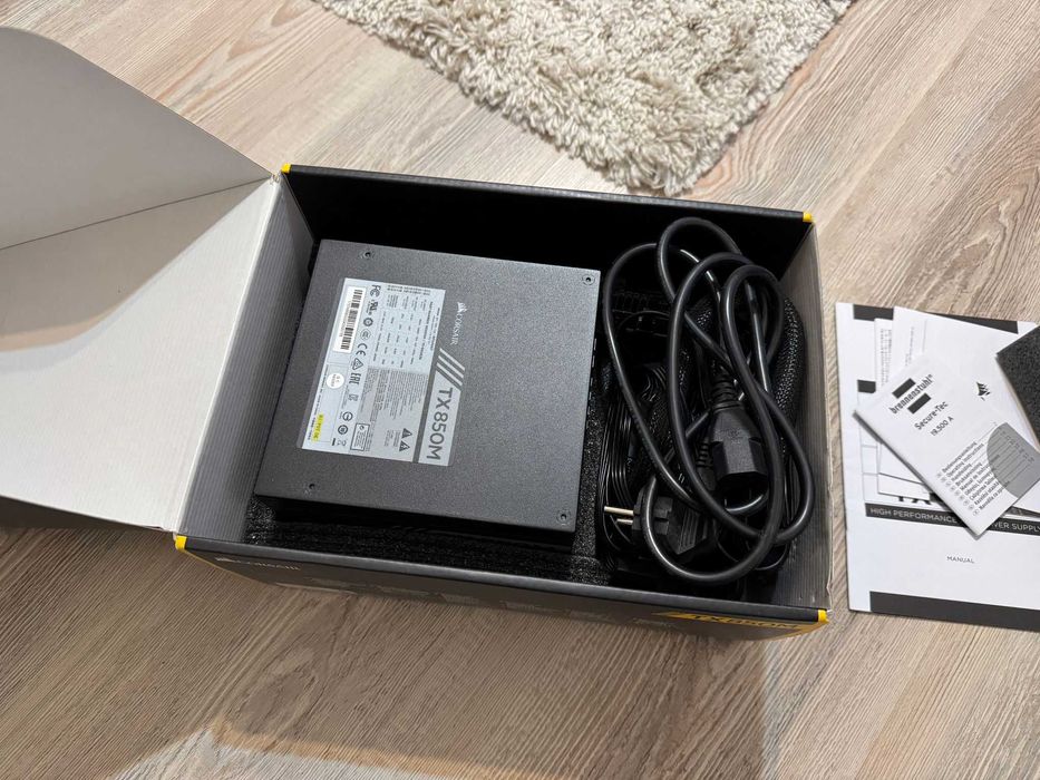 Sursa Corsair TX850M Gold semi modulara