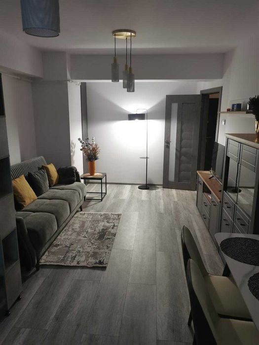 Persoana fizica inchiriez apartament 2 cam, Fiald, et 3, loc parcare privat
