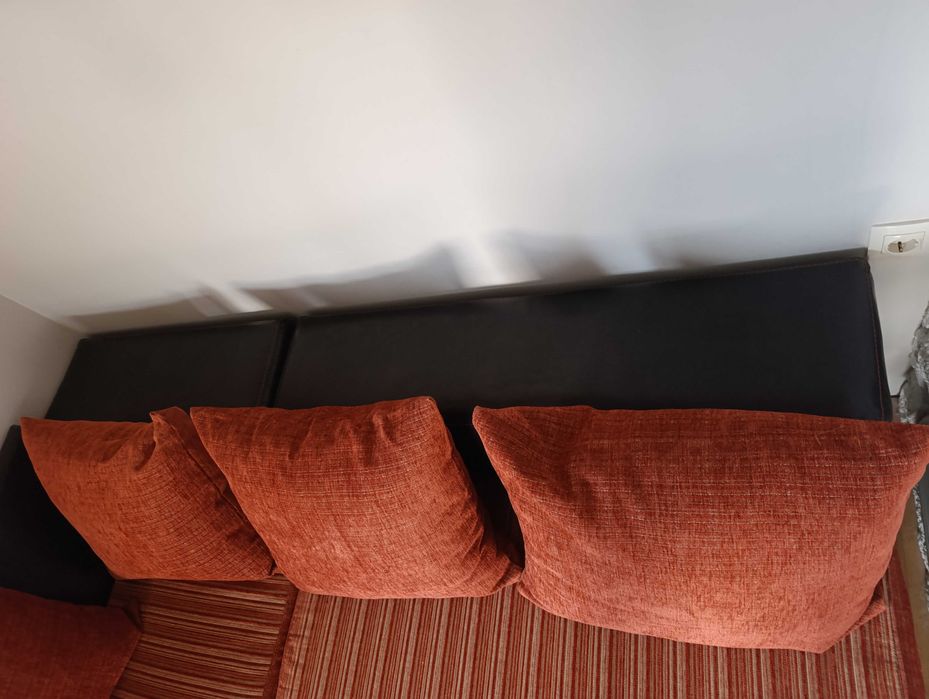 Ъглов диван с ракла и функция сън