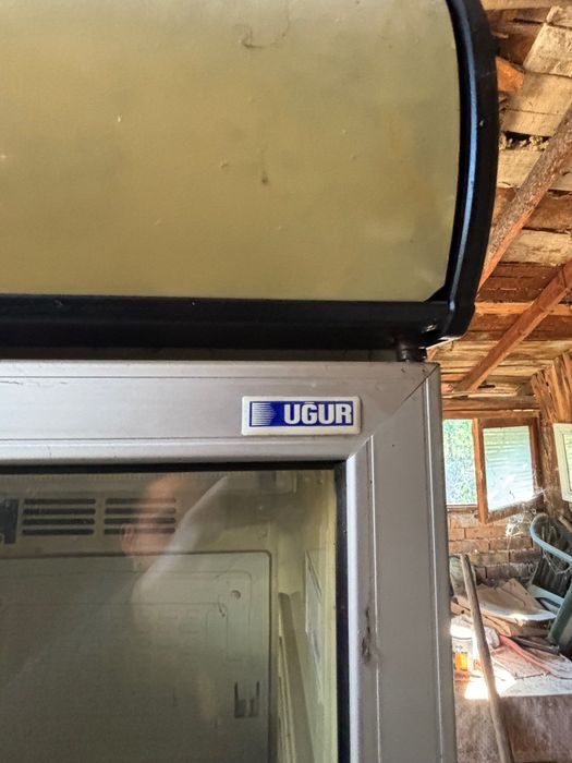 Хладилна витрина