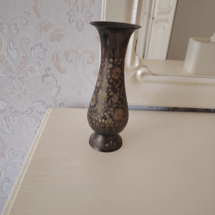 Продам вазы из металла