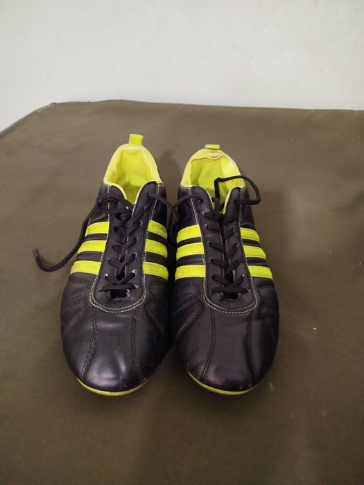 Продам кожаные бутсы.