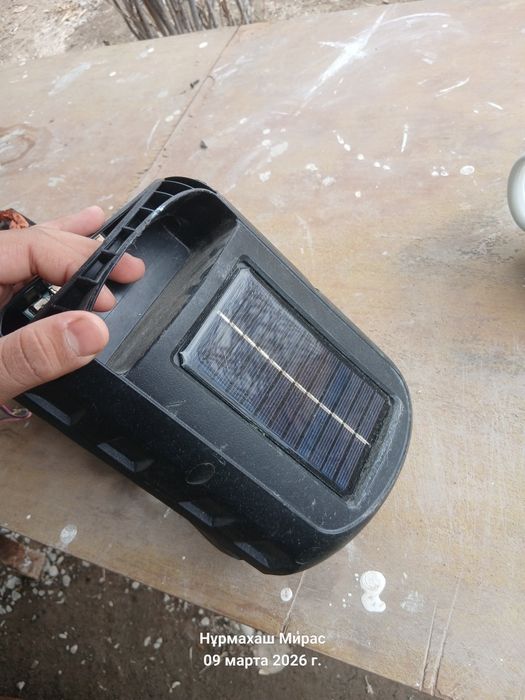 Колонка на солнечном батарей