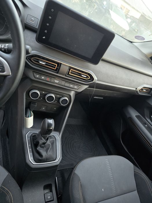 Dacia Jogger 1.6 Hibrid 7 locuri 2024  extreme Automata  28 mii km Avariat