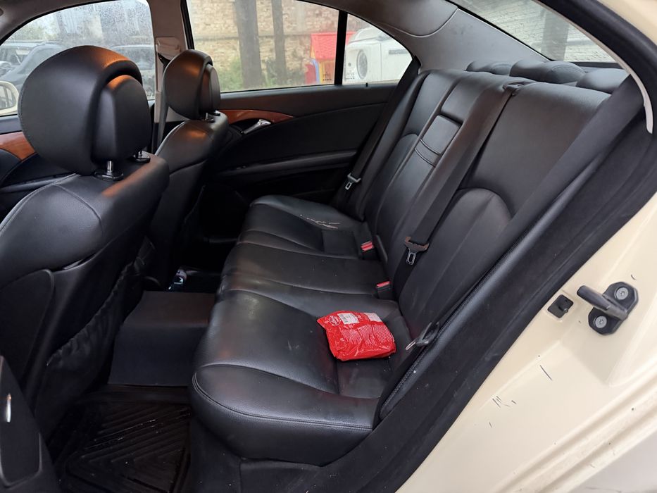 Мерцедес W211 2.2 dizel 2008 Г  само на части