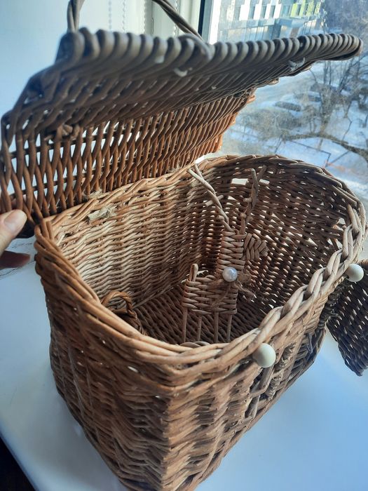 Корзина - домик из бумажной лозы
