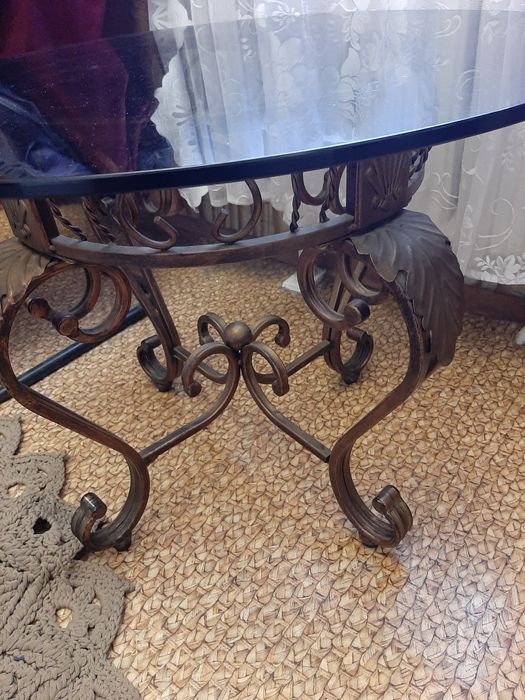 Продам  журнальный столик