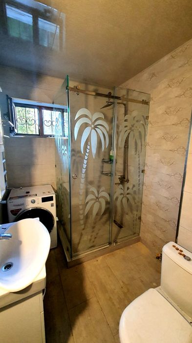 Душ кабины, высокое качество,зеркала,перегородки