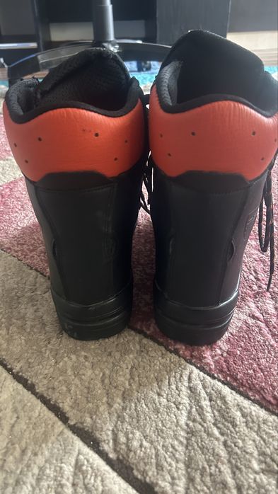 Vand bocanci forestier noi