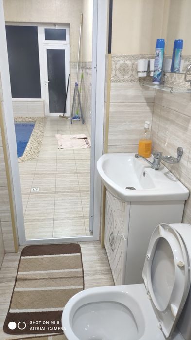 Dacha oqtosh yon bagrida