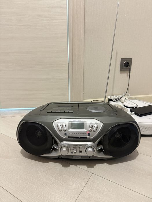 Магнитофон кассетный и CD диски Samsung