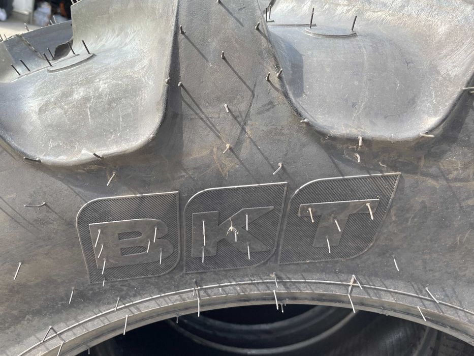 340/85 R28 Anvelope noi agricole Radiale de tractor fata BKT AGRIMAX