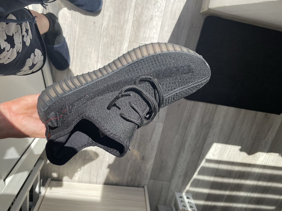 adidas yeezy 350 black