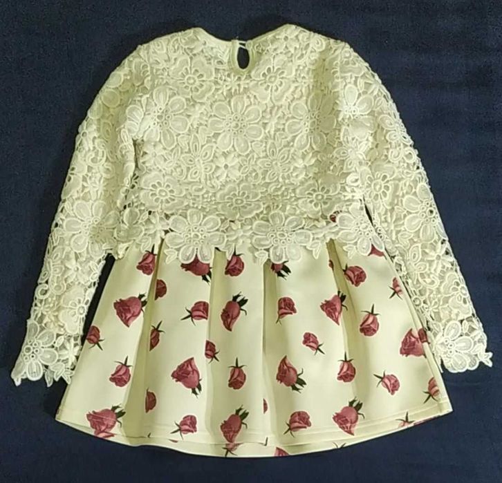 Фирменное платье на девочку 3-5 лет