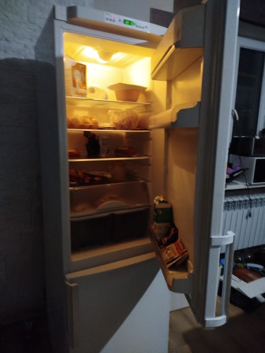Холодильник , в хорошем состоянии
