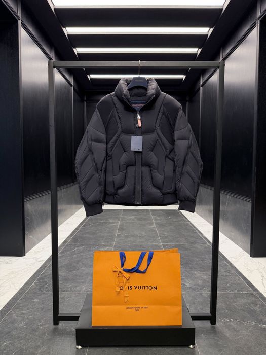 Geaca Louis Vuitton , calitate premium , noua , pe comanda , L