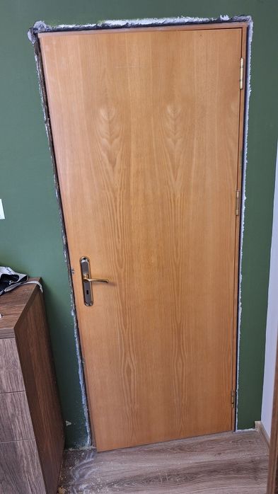 Масивна интериорна врата