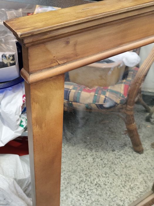 Голямо огледало с дървена рамка