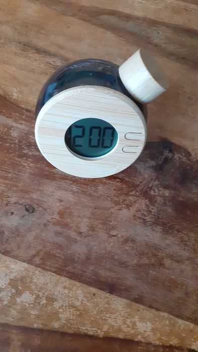 часовник вълшебен работещ с вода, LCD,  еко продукт