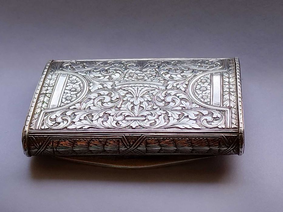 Argint masiv cu insertii aur 22k