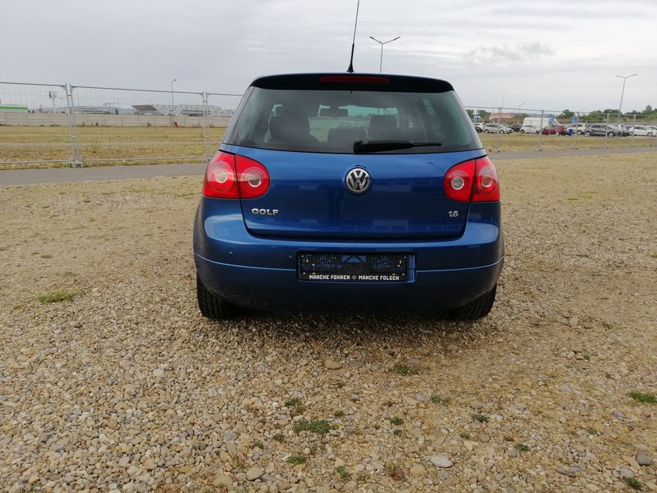 Golf 5 TOUR 1.6 MPI 102CP BENZINA an 2007  km 147. 000