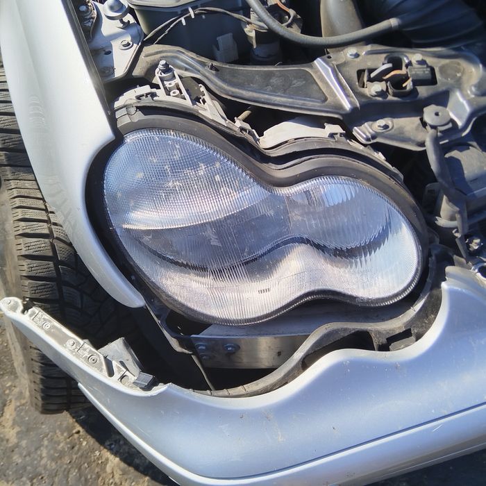 Far dreapta Mercedes C-Class w203 europa