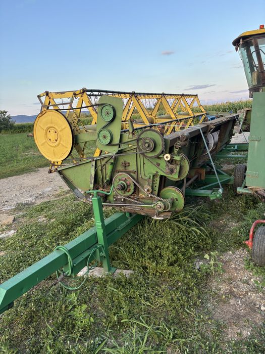 Echipament de recoltat-heder de paioase John Deere
