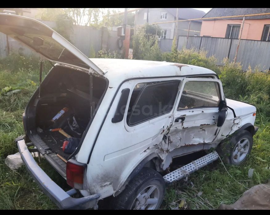 Продается нива на Запчасти