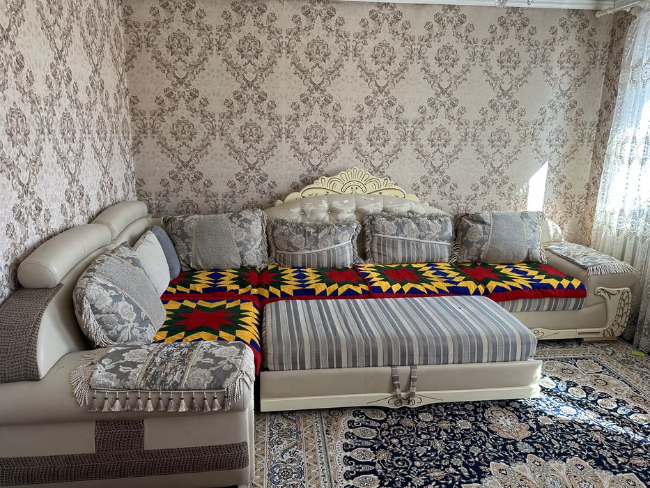 Диван сатылады. Ұзындығы 3.7* 2.20.