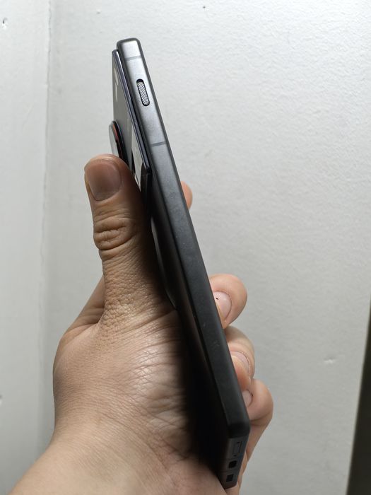 ZTE Nubia Z70 Ultra 12/256 Gb sotiladi