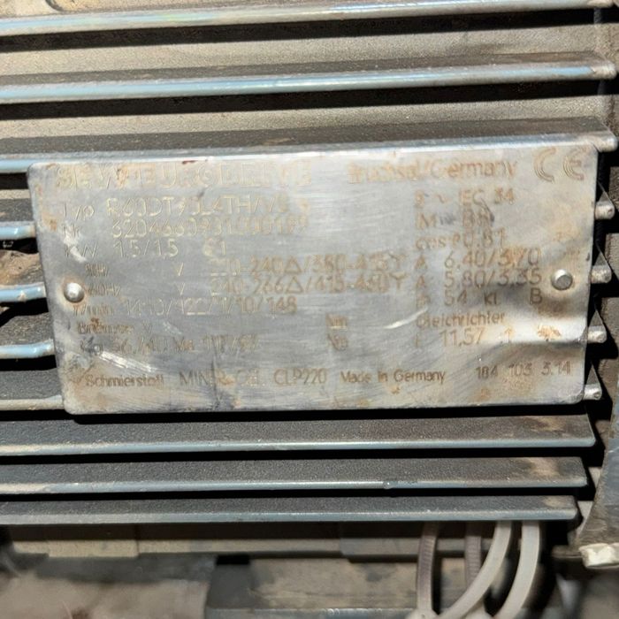 Motor electric trifazat cu reductor, 1.5kW 122rpm 380V