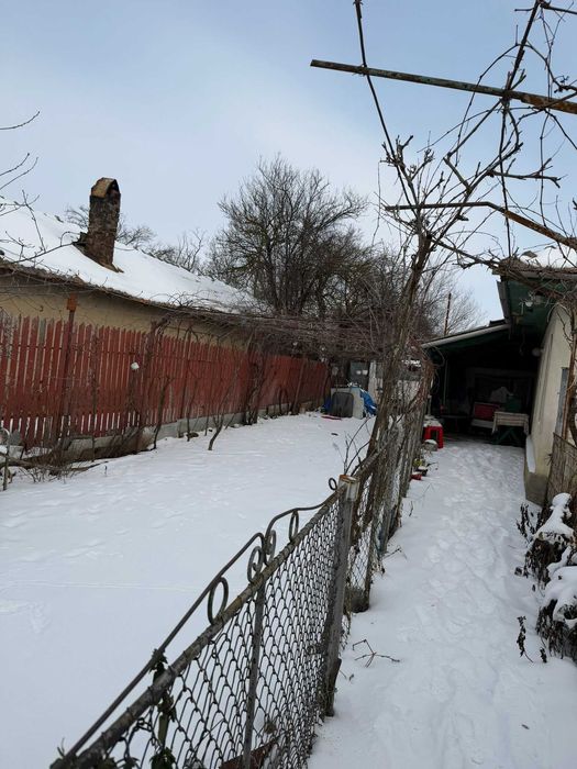 Vând casă la țară Sărulești Sat – curte mare, aproape de București