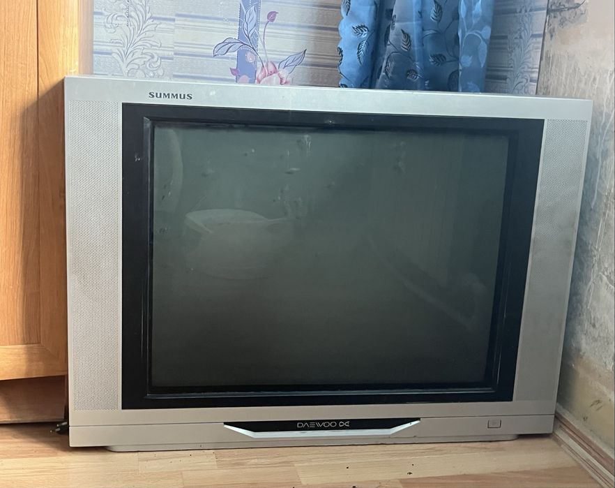 Продам телевизор