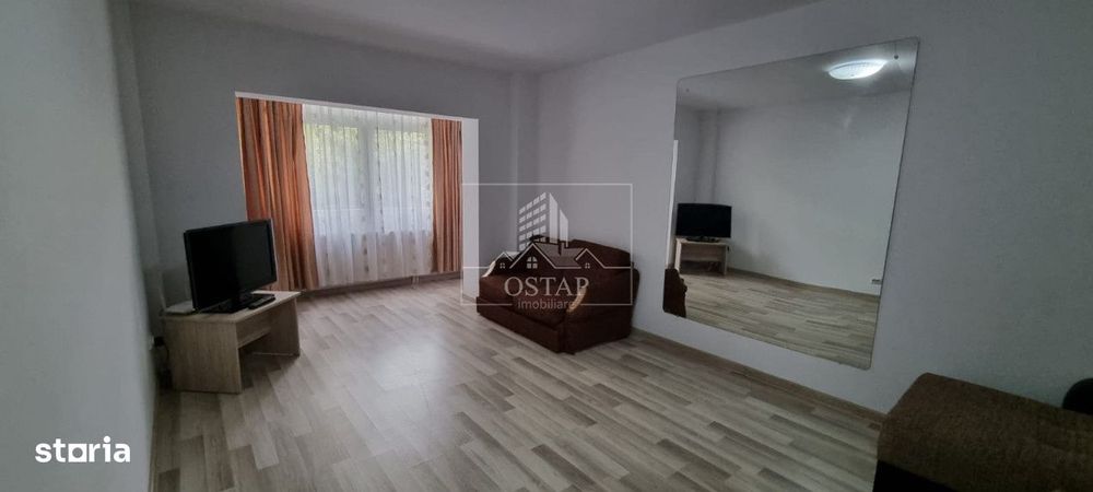 9 Mai - etajul 1 - apartament 3 camere decomandate - semimobilat
