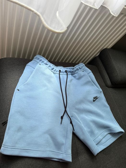 Pantaloni scurti nike tech fleece noi culoare albastru