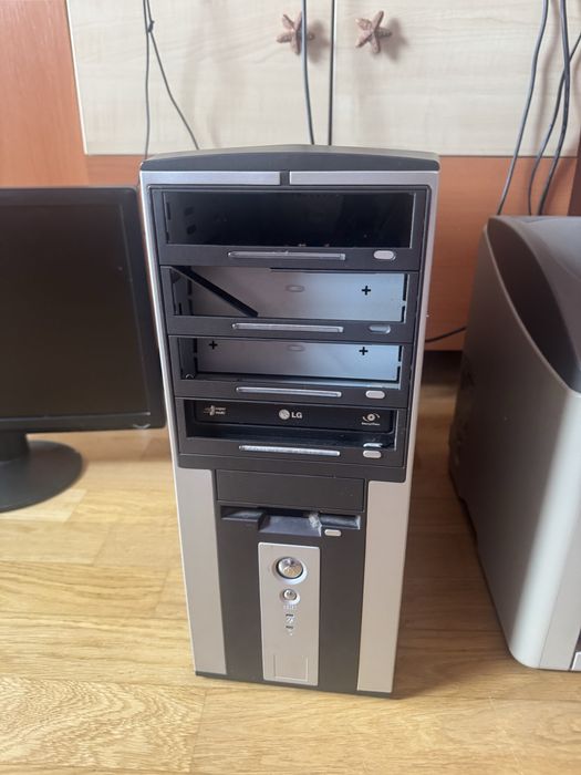 Monitor si unitate LG, Monitor PC Dell, Imprimanta Konica Minolta