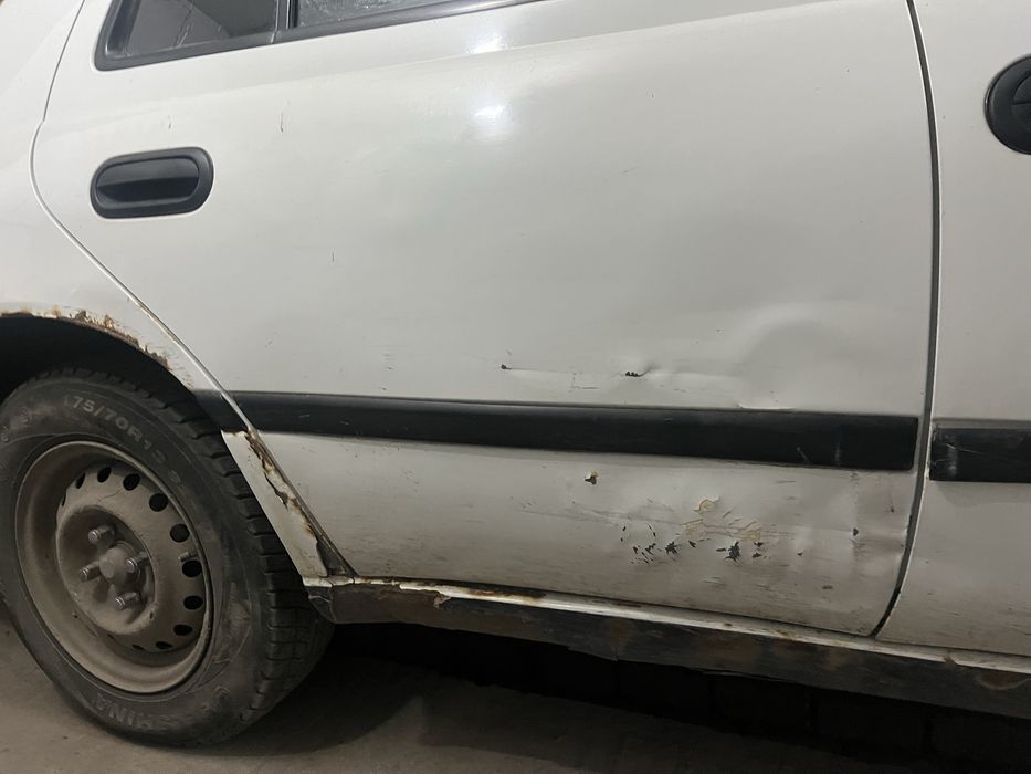 Nissan sunny n14