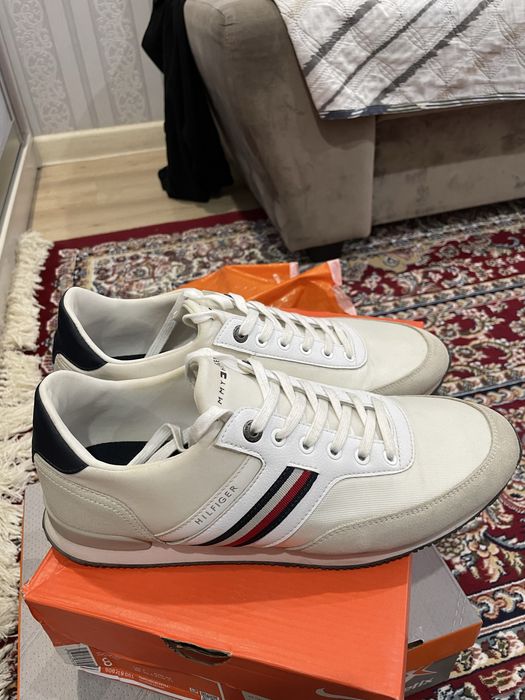 Tommy hilfigher кроссы