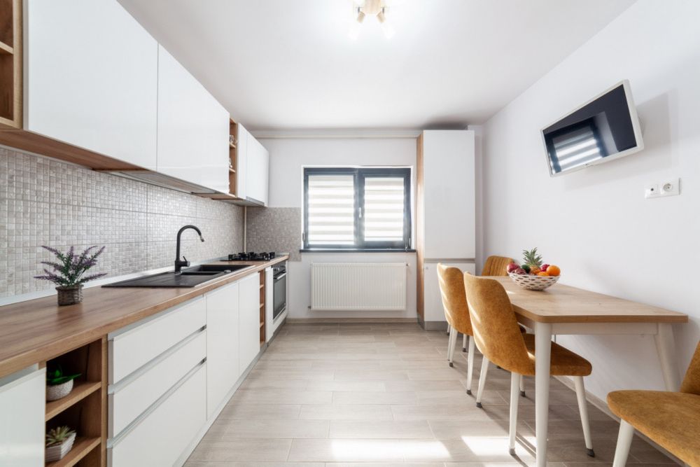 Vand/schimb ap 3 camere,3 locuri de parcare,complet mobilat si utilat