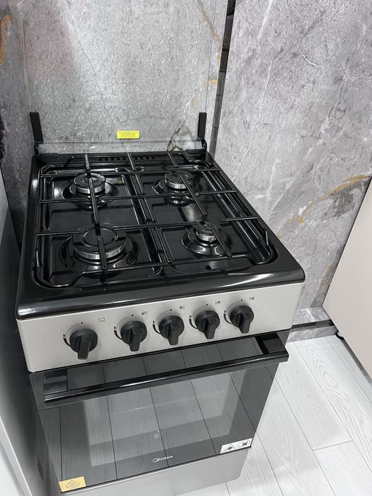 Продам газовую плиту