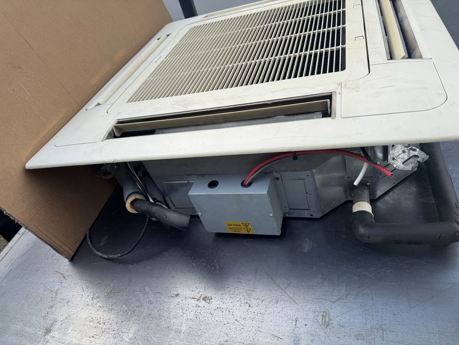 Aer condiționat Daikin casetă cu telecomanda ofertă !