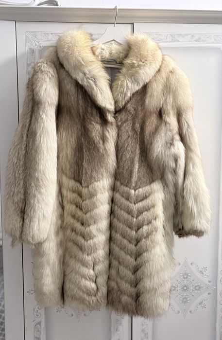 Haină de vulpe polară argintie