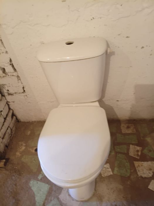 Сантехника Унитаз б/у