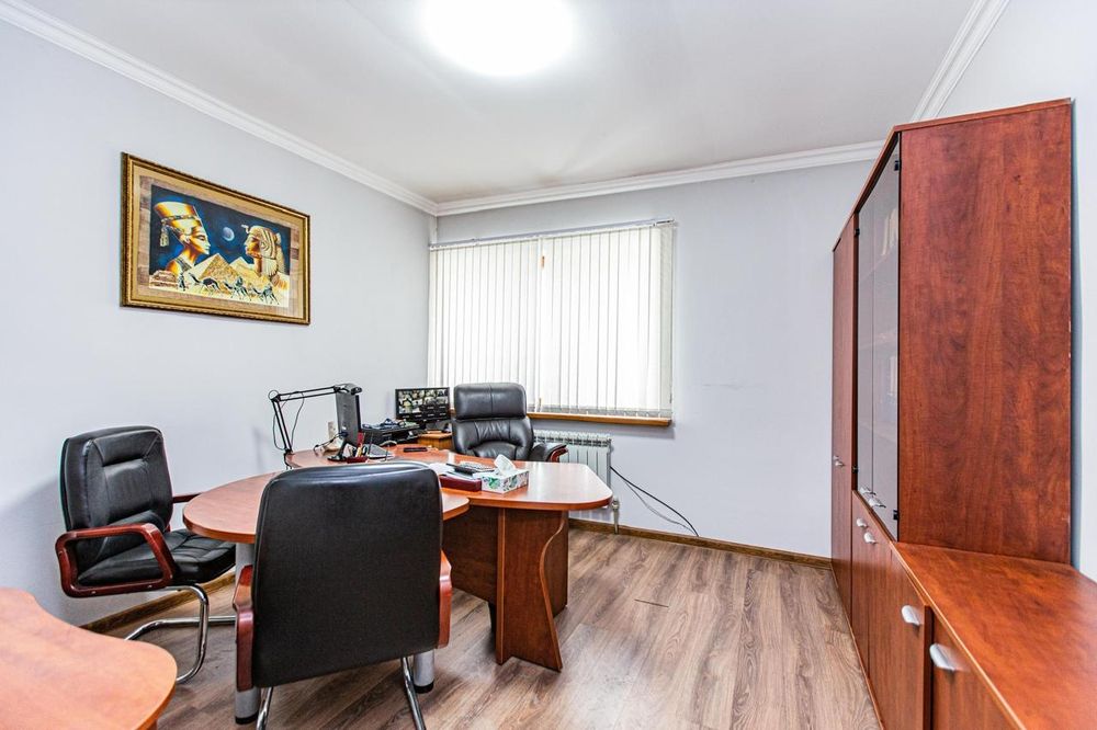 Сдаётся помещение второй этаж