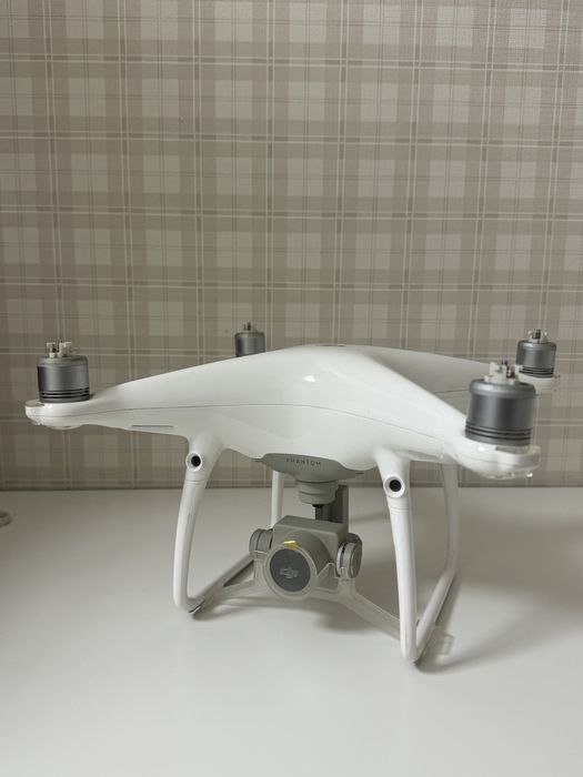 Продам дрон Dji Phantom 4 pro v2.0